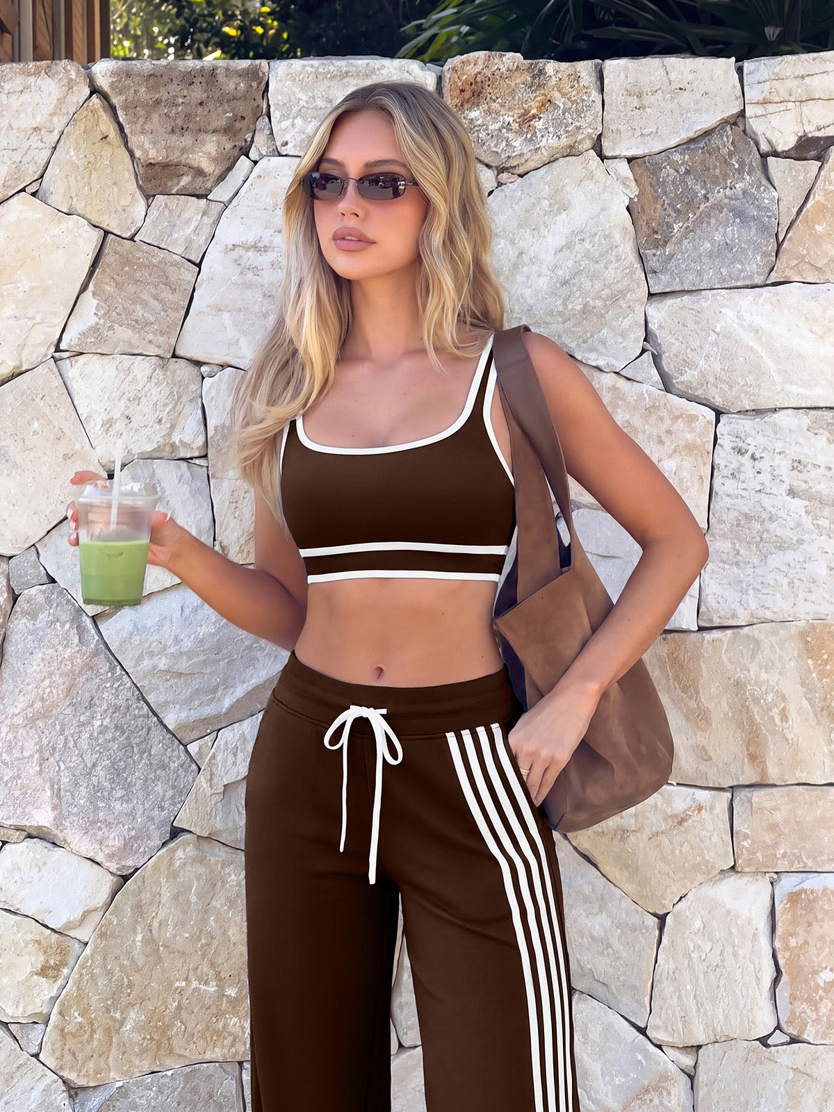 INNOMINT™ Women's Square-Neck Striped Sports Bra