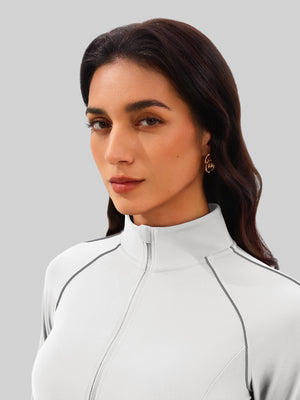 Soft and comfortable zip-up jacket